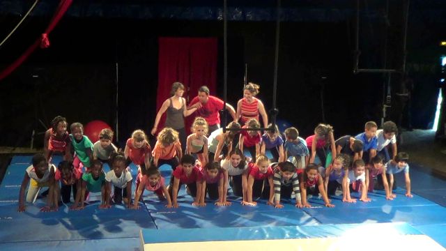 Restitution d'ateliers sous chapiteau - Aulnay-sous-bois - 2012