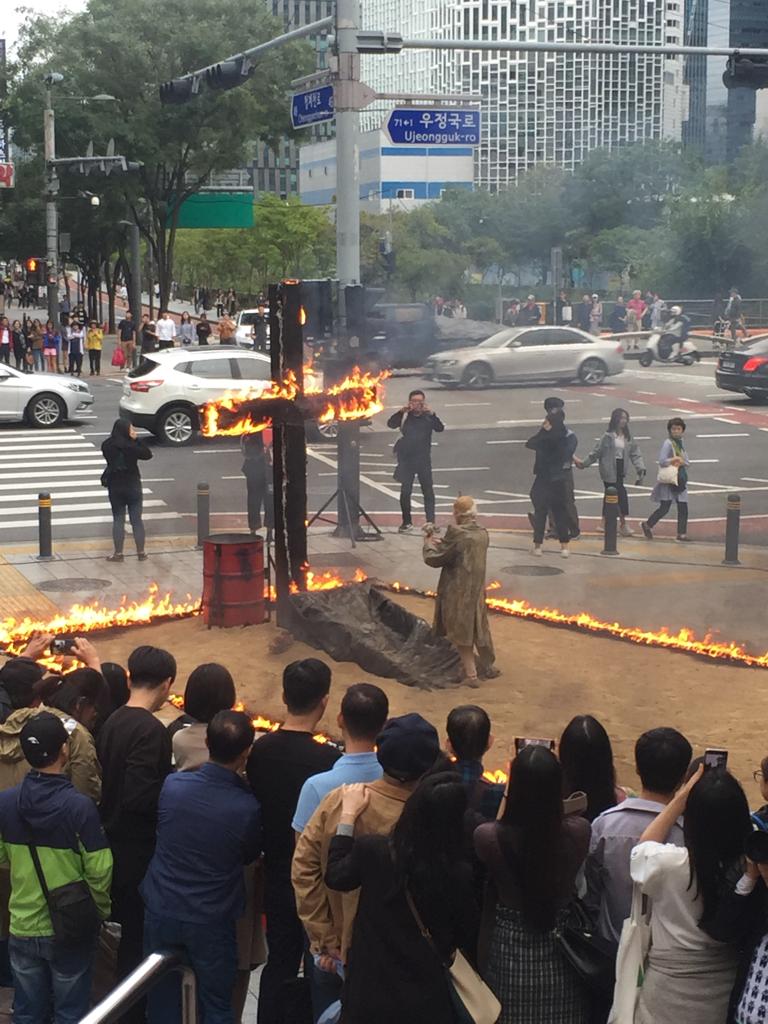 SEOUL STREET ARTS FESTIVAL, Corée du Sud – RUMBO AL CEMENTERIO – CAP AU CIMETIÈRE